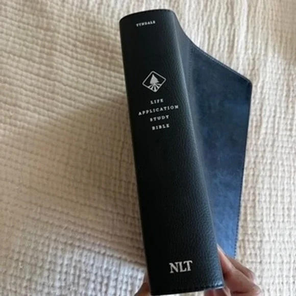Tyndale NLT Life Application Study Bible 3rd Ed Black Onyx Leather Like NEW - Picture 5 of 11